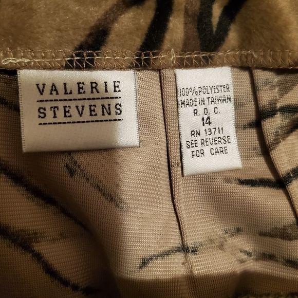 Valerie Stevens Tiger Print Skirt Size 14 Feels like Velour Velvet very Soft - Picture 7 of 9